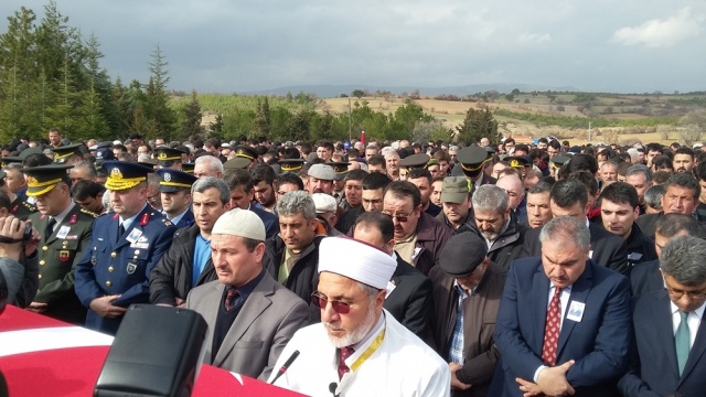 UŞAK ŞEHİDİNİ UĞURLUYOR