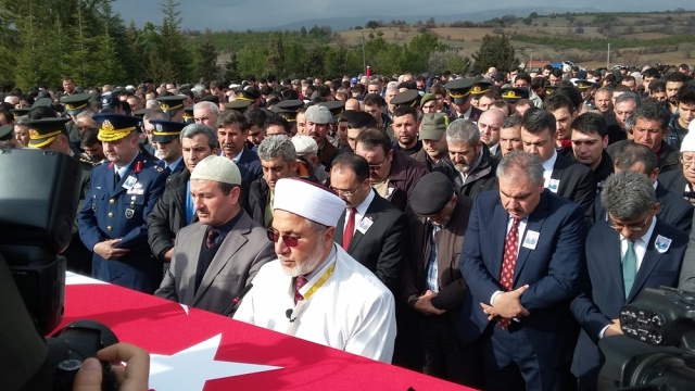 UŞAK ŞEHİDİNİ UĞURLUYOR