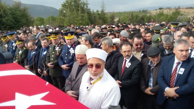 UŞAK ŞEHİDİNİ UĞURLUYOR