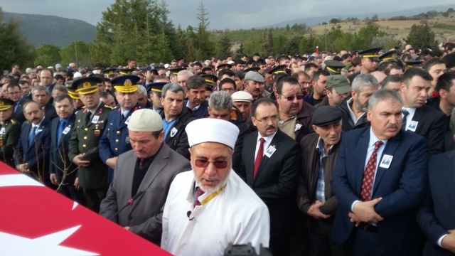 UŞAK ŞEHİDİNİ UĞURLUYOR