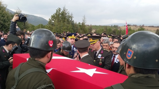 UŞAK ŞEHİDİNİ UĞURLUYOR
