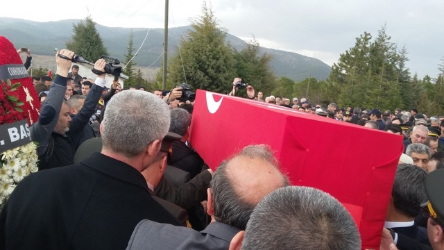 UŞAK ŞEHİDİNİ UĞURLUYOR
