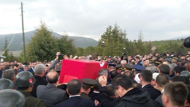 UŞAK ŞEHİDİNİ UĞURLUYOR