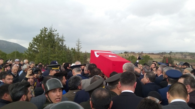 UŞAK ŞEHİDİNİ UĞURLUYOR