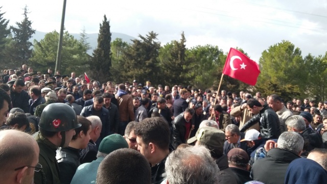 UŞAK ŞEHİDİNİ UĞURLUYOR