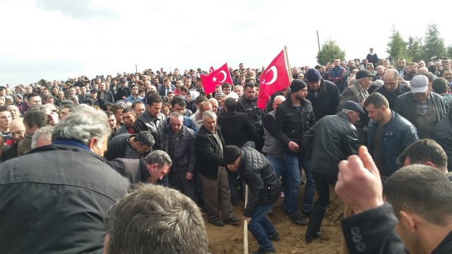 UŞAK ŞEHİDİNİ UĞURLUYOR