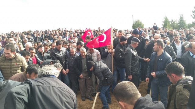 UŞAK ŞEHİDİNİ UĞURLUYOR