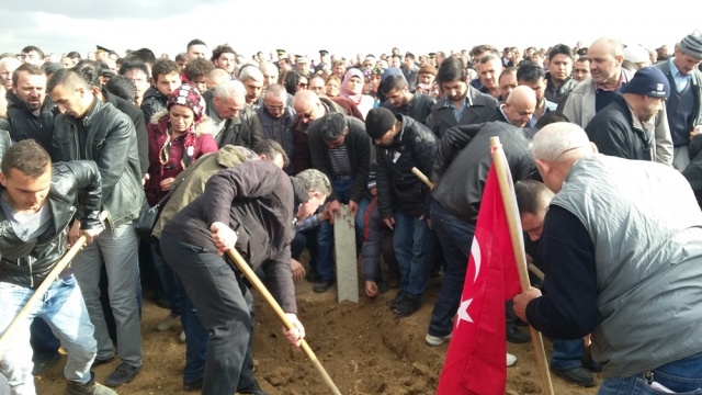 UŞAK ŞEHİDİNİ UĞURLUYOR