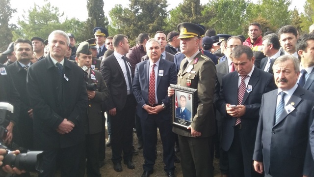 UŞAK ŞEHİDİNİ UĞURLUYOR