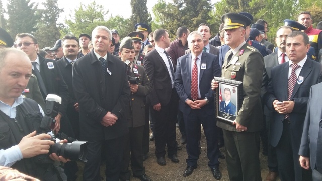 UŞAK ŞEHİDİNİ UĞURLUYOR