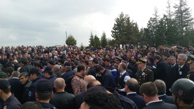 UŞAK ŞEHİDİNİ UĞURLUYOR