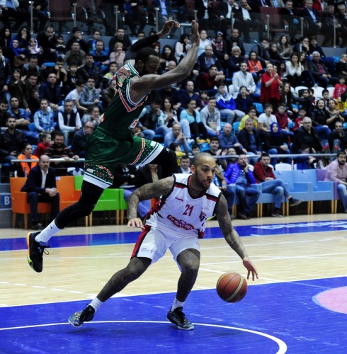 Muratbey Uşak Sportif : 64 - Banvit: 80