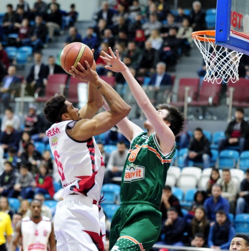 Muratbey Uşak Sportif : 64 - Banvit: 80