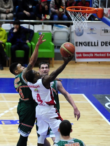 Muratbey Uşak Sportif : 64 - Banvit: 80