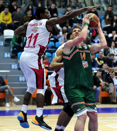 Muratbey Uşak Sportif : 64 - Banvit: 80