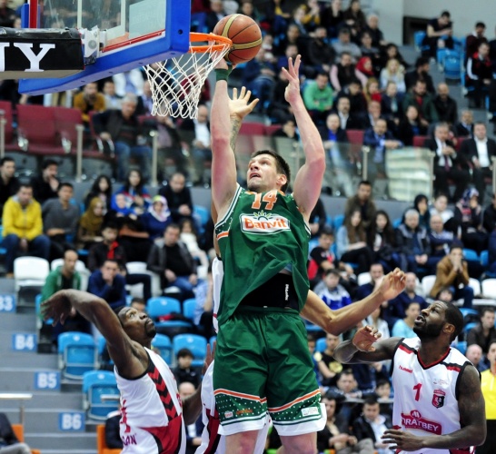 Muratbey Uşak Sportif : 64 - Banvit: 80