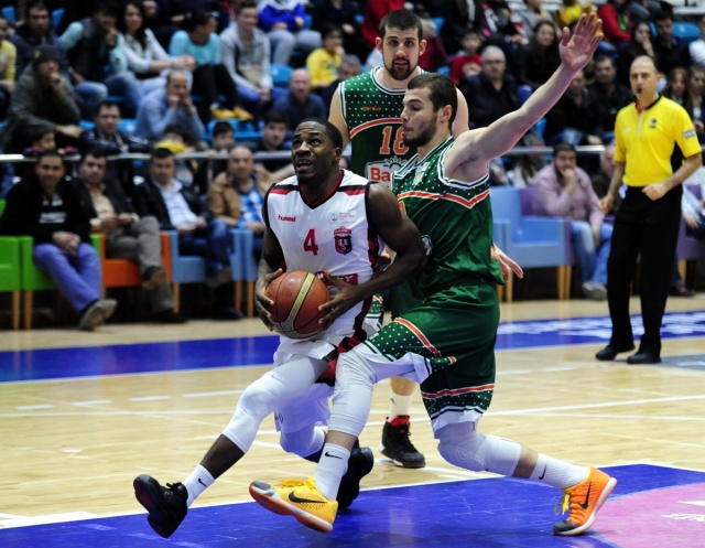 Muratbey Uşak Sportif : 64 - Banvit: 80