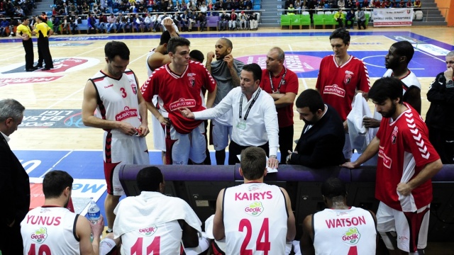 Muratbey Uşak Sportif : 64 - Banvit: 80