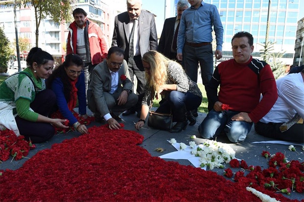 BELEDİYEDEN ATA’YA 50 BİN ÇİÇEKLİ ANMA