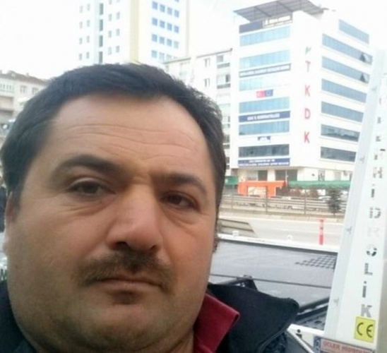 Uşak'ta İki Otomobil Çarpıştı 1 Yaralı