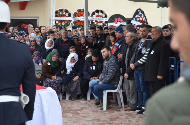 UŞAK ŞEHİT POLİS NAZIM TUNCER'İ SON YOLCULUĞUNA UĞURLADI