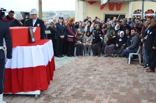 UŞAK ŞEHİT POLİS NAZIM TUNCER'İ SON YOLCULUĞUNA UĞURLADI