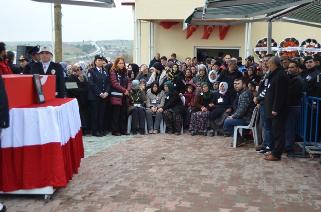 UŞAK ŞEHİT POLİS NAZIM TUNCER'İ SON YOLCULUĞUNA UĞURLADI