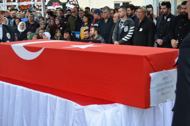 UŞAK ŞEHİT POLİS NAZIM TUNCER'İ SON YOLCULUĞUNA UĞURLADI