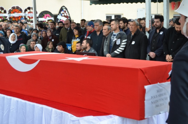UŞAK ŞEHİT POLİS NAZIM TUNCER'İ SON YOLCULUĞUNA UĞURLADI