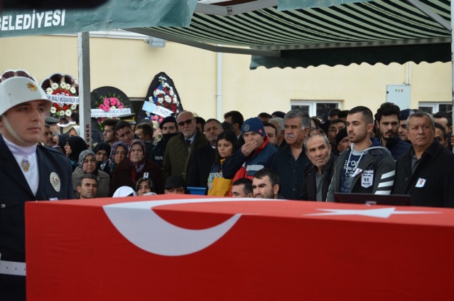UŞAK ŞEHİT POLİS NAZIM TUNCER'İ SON YOLCULUĞUNA UĞURLADI
