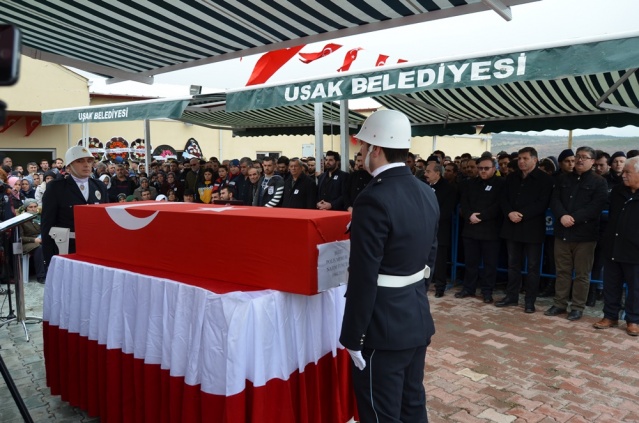 UŞAK ŞEHİT POLİS NAZIM TUNCER'İ SON YOLCULUĞUNA UĞURLADI