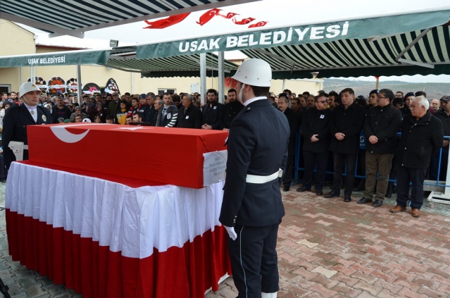 UŞAK ŞEHİT POLİS NAZIM TUNCER'İ SON YOLCULUĞUNA UĞURLADI