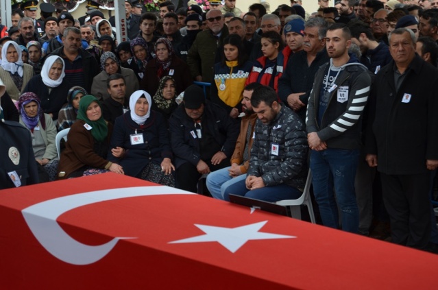 UŞAK ŞEHİT POLİS NAZIM TUNCER'İ SON YOLCULUĞUNA UĞURLADI