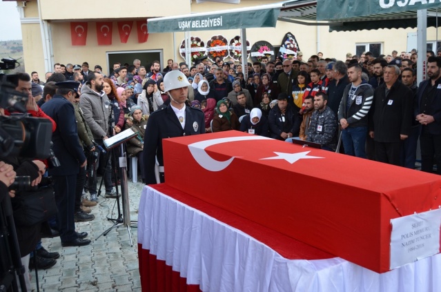 UŞAK ŞEHİT POLİS NAZIM TUNCER'İ SON YOLCULUĞUNA UĞURLADI