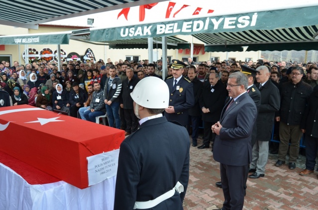 UŞAK ŞEHİT POLİS NAZIM TUNCER'İ SON YOLCULUĞUNA UĞURLADI
