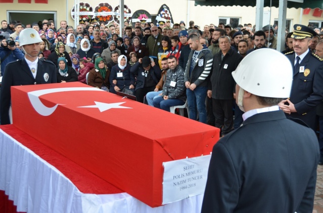 UŞAK ŞEHİT POLİS NAZIM TUNCER'İ SON YOLCULUĞUNA UĞURLADI