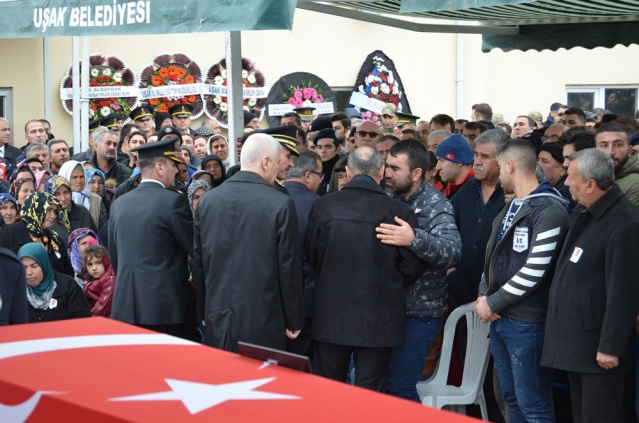 UŞAK ŞEHİT POLİS NAZIM TUNCER'İ SON YOLCULUĞUNA UĞURLADI