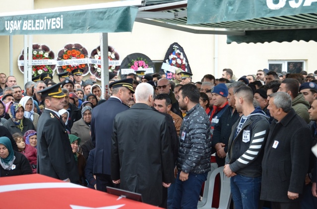 UŞAK ŞEHİT POLİS NAZIM TUNCER'İ SON YOLCULUĞUNA UĞURLADI