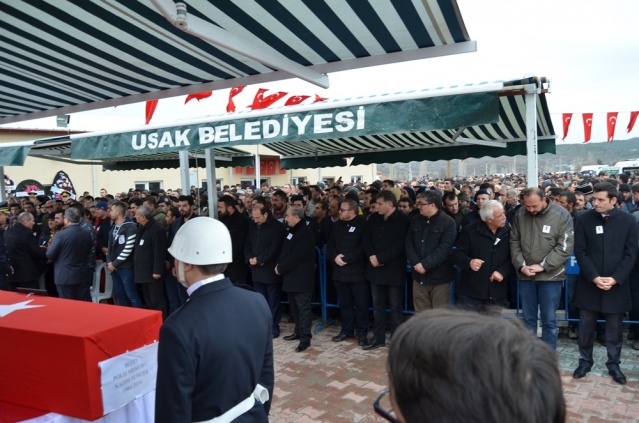 UŞAK ŞEHİT POLİS NAZIM TUNCER'İ SON YOLCULUĞUNA UĞURLADI