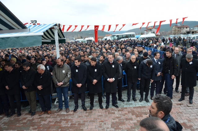 UŞAK ŞEHİT POLİS NAZIM TUNCER'İ SON YOLCULUĞUNA UĞURLADI