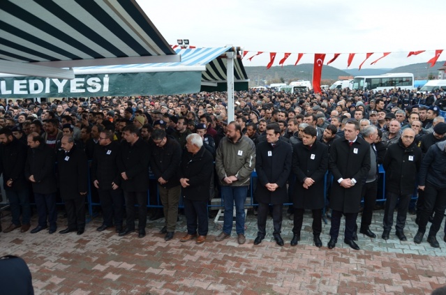 UŞAK ŞEHİT POLİS NAZIM TUNCER'İ SON YOLCULUĞUNA UĞURLADI