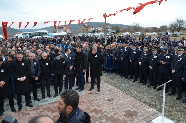 UŞAK ŞEHİT POLİS NAZIM TUNCER'İ SON YOLCULUĞUNA UĞURLADI