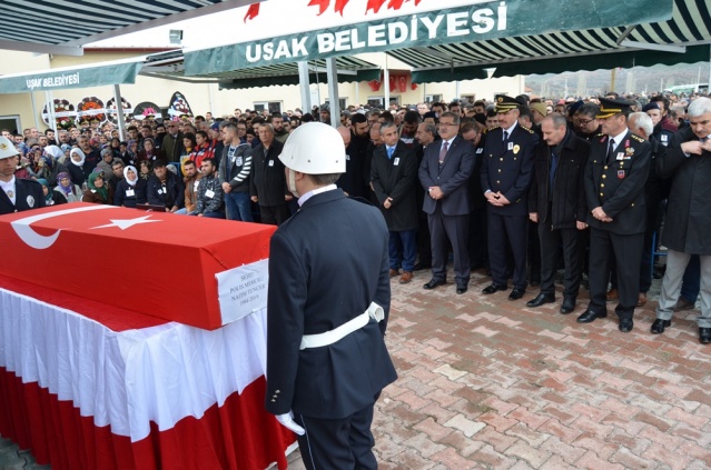UŞAK ŞEHİT POLİS NAZIM TUNCER'İ SON YOLCULUĞUNA UĞURLADI