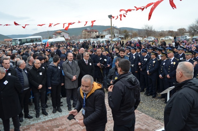 UŞAK ŞEHİT POLİS NAZIM TUNCER'İ SON YOLCULUĞUNA UĞURLADI