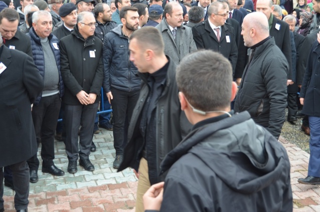 UŞAK ŞEHİT POLİS NAZIM TUNCER'İ SON YOLCULUĞUNA UĞURLADI