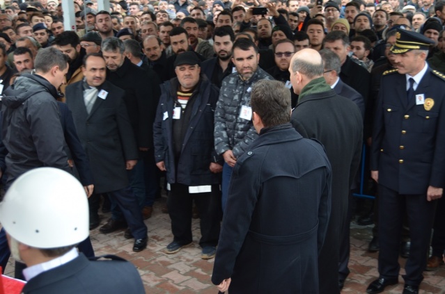UŞAK ŞEHİT POLİS NAZIM TUNCER'İ SON YOLCULUĞUNA UĞURLADI