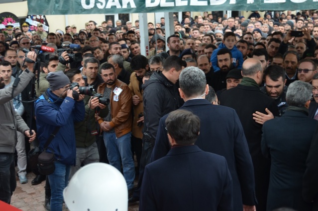 UŞAK ŞEHİT POLİS NAZIM TUNCER'İ SON YOLCULUĞUNA UĞURLADI