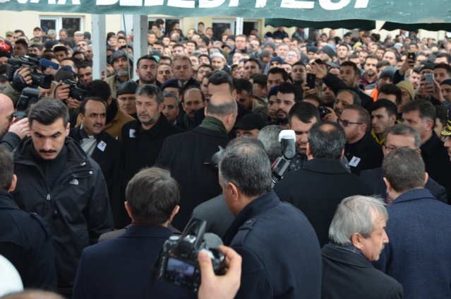 UŞAK ŞEHİT POLİS NAZIM TUNCER'İ SON YOLCULUĞUNA UĞURLADI