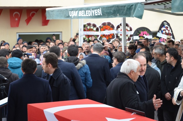 UŞAK ŞEHİT POLİS NAZIM TUNCER'İ SON YOLCULUĞUNA UĞURLADI