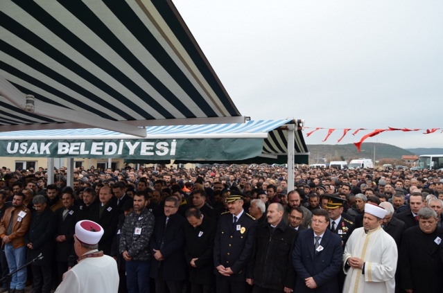 UŞAK ŞEHİT POLİS NAZIM TUNCER'İ SON YOLCULUĞUNA UĞURLADI
